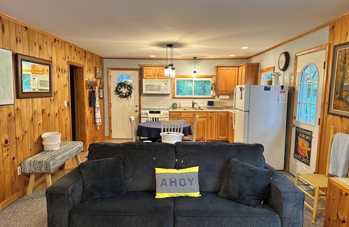 Wayne House | Lovely Home on Androscoggin Lake