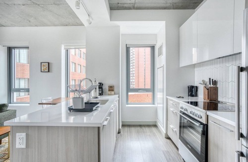 MIT Apartment | Lovely Kendall Square 2BR w/Gym, near Shops & Dining, by Blueground