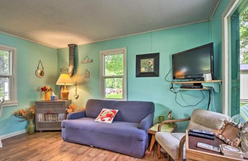 Dent House | Lovely Lake Cabin: Boat Rentals & On-Site Bar