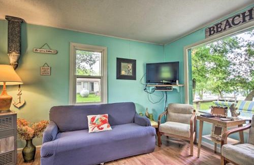 Dent House | Lovely Lake Cabin: Boat Rentals & On-Site Bar