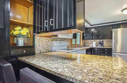 Suttons Bay House | Lovely Lakehouse by Grand Traverse Bay. Pet Friendly!
