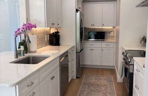 Edgartown Cottage | Lovely one bedroom cottage for a relaxing vineyard getaway.