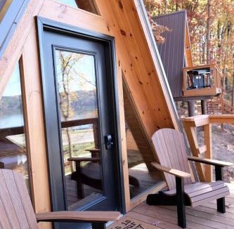Scio House | Lovely Rural Cabin Nestled Among Nature by Tappan Lake in Ohio