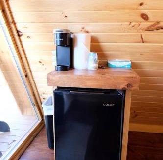 Scio House | Lovely Rural Cabin Nestled Among Nature by Tappan Lake in Ohio