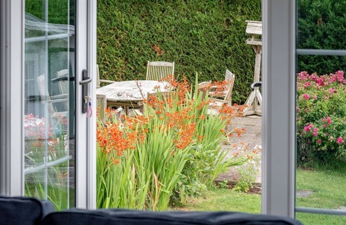 St. Andrews House | Lovely Sleeps 10 Country Property