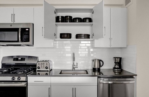 West End Apartment | Lovely Spacious Beacon Hill 1BR w/Views, Gym by Blueground