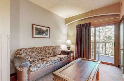 Wisconsin Dells Condo | Lovely Studio + balcony + Perks
