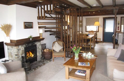 Craobh Haven Cottage | Lovely Waterfront Cottage With Stunning sea Views and log Fire