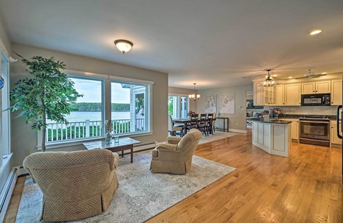 Owls Head House | Lovely Waterfront Owls Head Home w/Own Beach