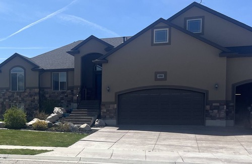 Hooper Apartment | Low Host Fees in a prominent community w/HOT TUB, minutes from Ogden/Hill AFB.