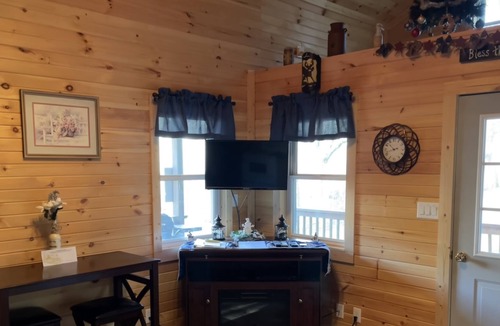 McArthur Cabin | Lowry's Retreat