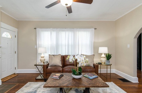 Picadome House | Lucky Charm -14mi to Horse Park - cable included