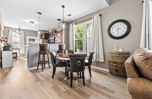 Nashville Condo | Lucy's Lakehouse 2 King Master Suites, Coffee Bar Near Broadway & BNA
