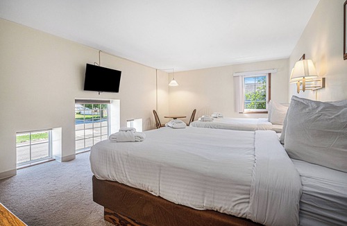 Ludington Hotel | Ludington Pier House