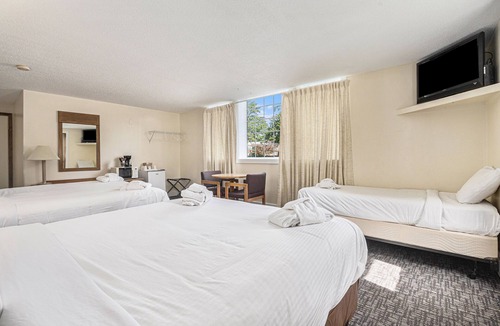 Ludington Hotel | Ludington Pier House