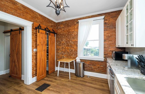 Ludlow House | Ludlow Lodge w/City Views