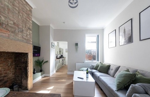 Newcastle-upon-Tyne House | Luke Stays -Hillfield St Bensham