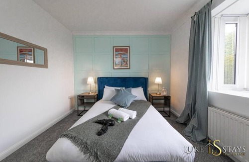 Newcastle-upon-Tyne Apartment | Luke Stays - Holystone Haven