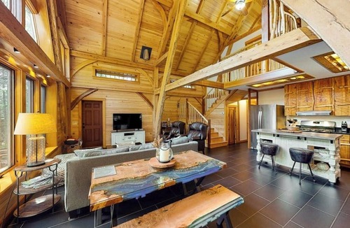Franklin House | Lumberjack Cottages