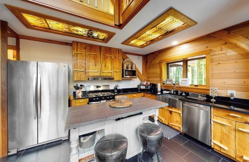 Franklin House | Lumberjack Cottages