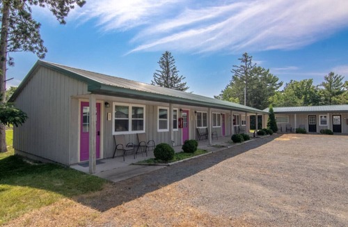 Balsam Lake Apartment | LumberJill Lodge #1 | Double Queen Room