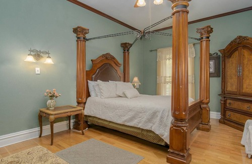 Newaygo Bed & Breakfast | Lumberman's Suite at Newaygo Bed & Breakfast