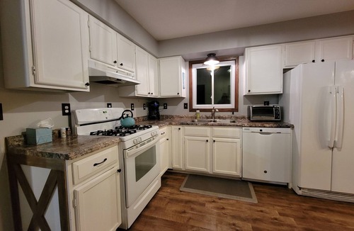 Central Lake House | Lush 3 bedroom home with lake access!
