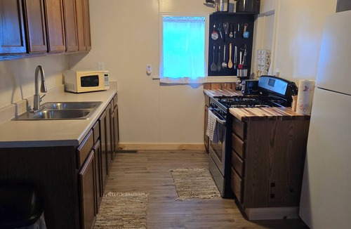 Luther House | LUTHER NEST Located in the Heart of Luther Lots of Parking/Trail Access