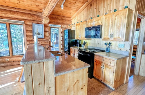 Tofte Cabin | Lutsen Log Cabin 406 on Lake Superior in Lutsen, Minnesota.