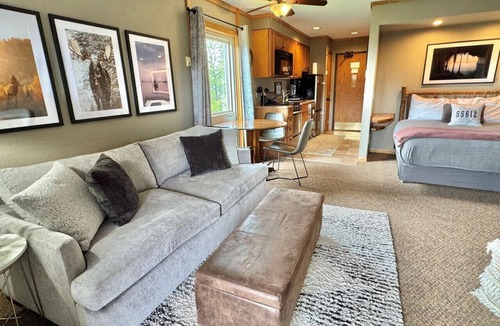 Lutsen Apartment | Lutsen Mtn Ski-In/Ski-Out Studio | Lake & Mtn View