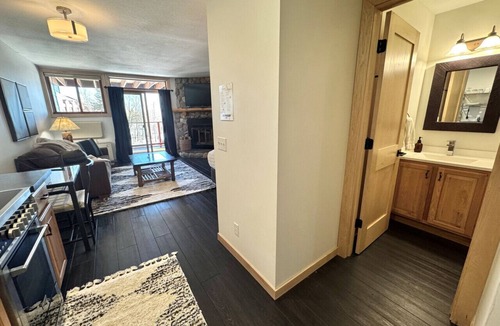 Lutsen Apartment | Lutsen Ski-In/Ski-Out | Lake View | Pet-Friendly