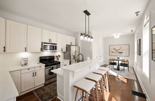 Pendleton House | Lux 4BR Retreat w Hot Tub and Patio Near OTR/DT