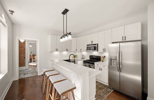 Pendleton House | Lux 4BR Retreat w Hot Tub and Patio Near OTR/DT