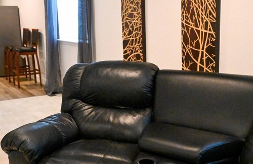 Commerce City House | Lux Family Retreat|Pool Table|13 Min to Airport