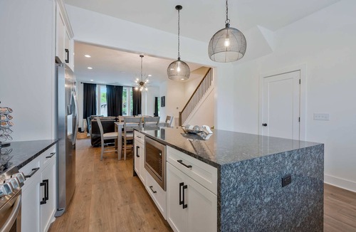 Haynes Area House | Lux Home W/Rooftop Close to Downtown!