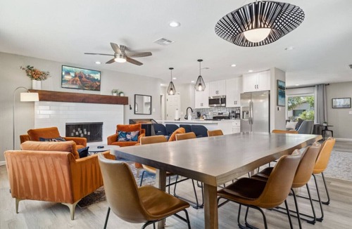 Roadrunner Estates East House | Lux Phoenix Oasis | Free Pool Heat | Gazebo | BBQ