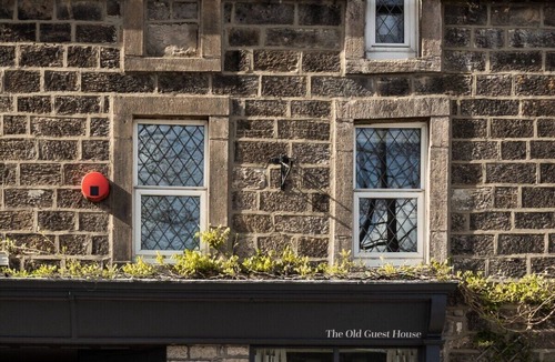 Rothbury Apartment | Luxe Design - Boutique Cottage - Heart of Rothbury