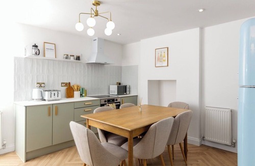 Rothbury Apartment | Luxe Design - Chic Cottage - Heart of Rothbury