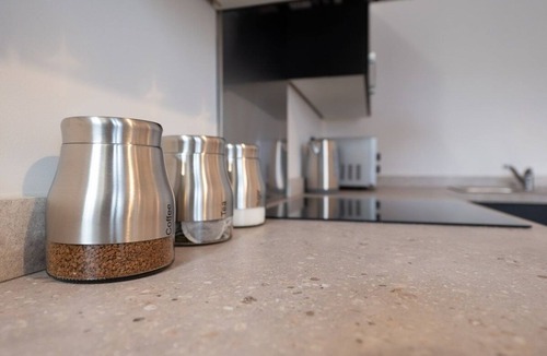 Fenham Apartment | Luxe Eco Retreat: Your Stylish Newcastle Sanctuary