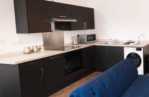 Fenham Apartment | Luxe Eco Retreat: Your Stylish Newcastle Sanctuary