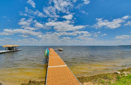 Houghton Lake House | Luxe Hideaway on Houghton Lake: Families Welcome!