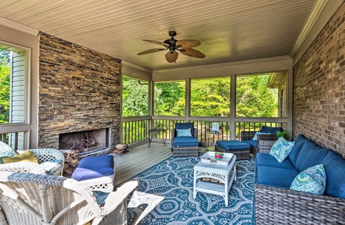 Jamestown House | Luxe Lake Cumberland Retreat w/Decks on 1 Acre!