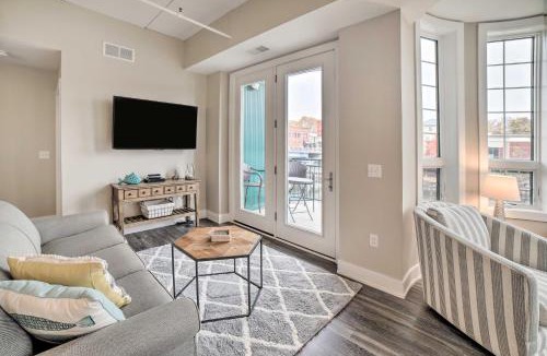 Manistee House | Luxe Manistee Condo w/Balcony & River Views!