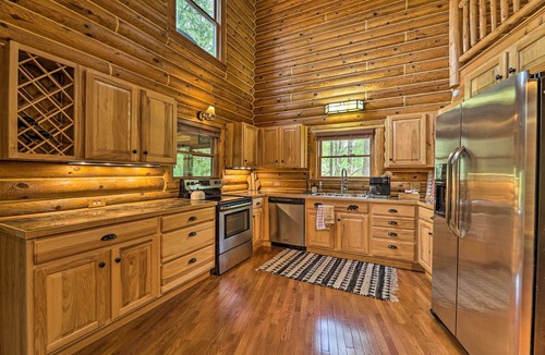 Rapid City Cottage | Luxe Riverfront Lodge: Group Wine and Ski Retreats