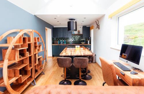 Isle of Skye House | Luxurious 2 Bdrm Seaview Cottage 1