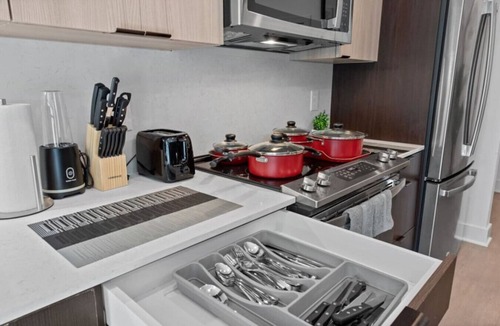 Pendleton Apartment | Luxurious 2 Bed Suite—in OTR Cincinnati!