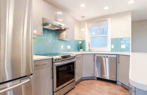Munjoy Hill Apartment | Luxurious 2BR Penthouse/Ocean Views/East End