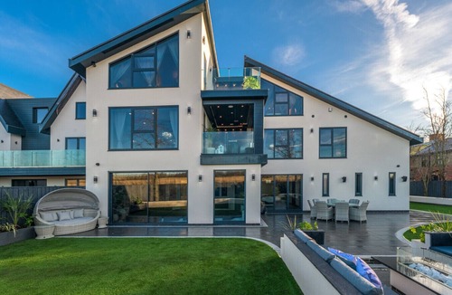 Durham House | Luxurious 7 bedroom durham mansion pool, hot tub, cinema