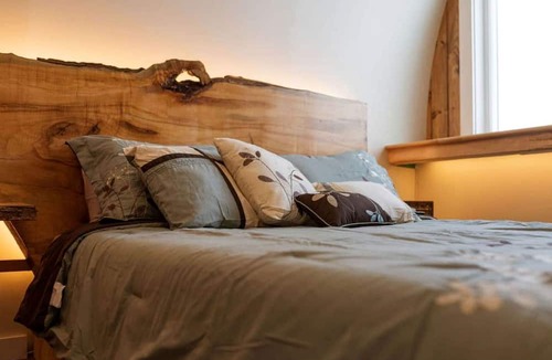 Springvale Cabin | Luxurious and Carbon Neutral Hobbit House with Private Hot Tub in Springvale, Maine, Perfect for a Relaxing Weekend Getaway