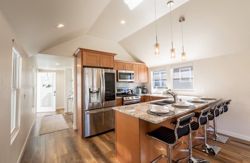 Rapid City House | Luxurious Bungalow - Downtown Rapid City